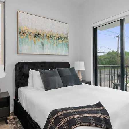 Modern & Newly Renovated 1Br Flat West Congress Apartamento
